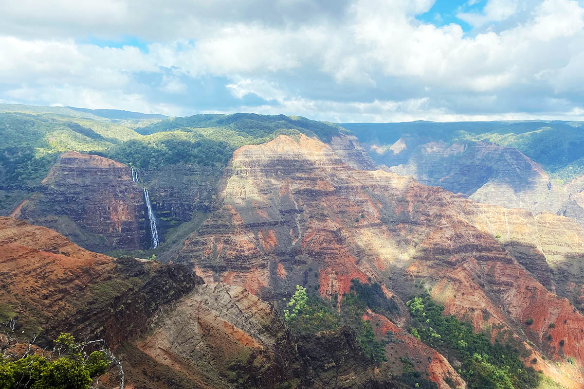 Waipo'o Falls in Waimea Canyon (Kaua'i)